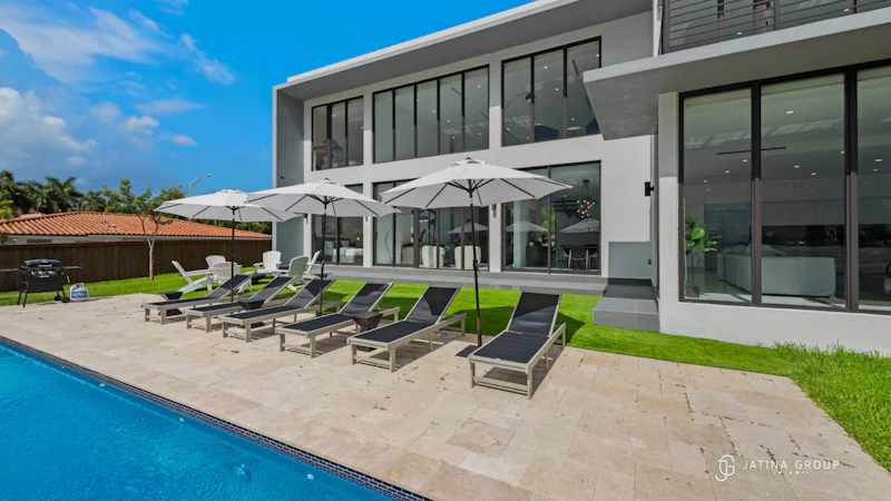 Luxury Villa South Beach View