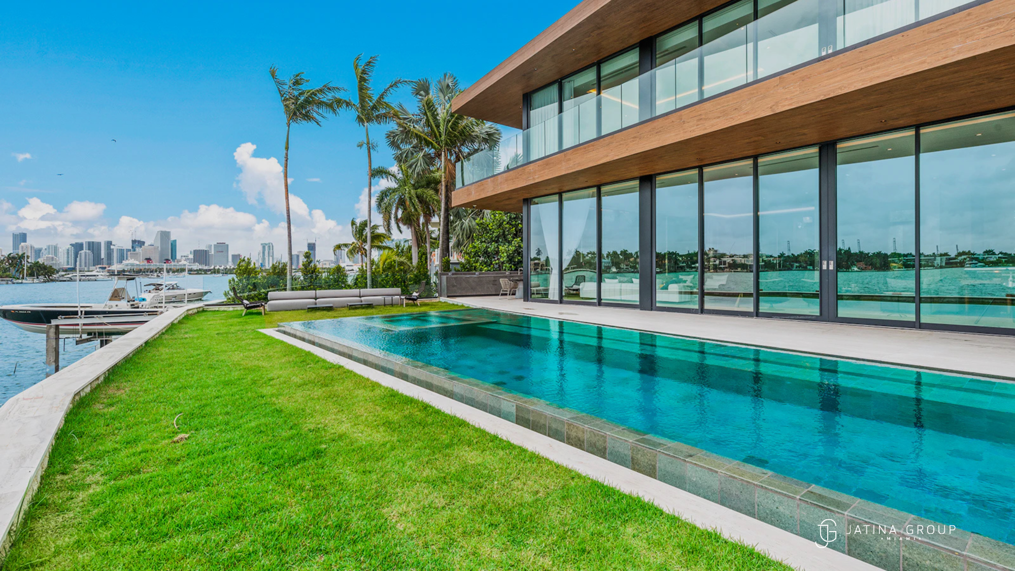 Summer Yacht Miami Dockside Villa Venetian Islands