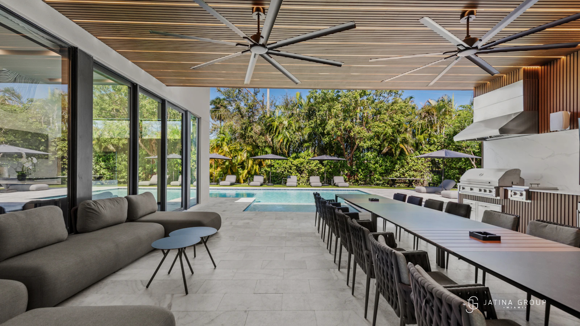 Why Choose Villa Vs Hotel