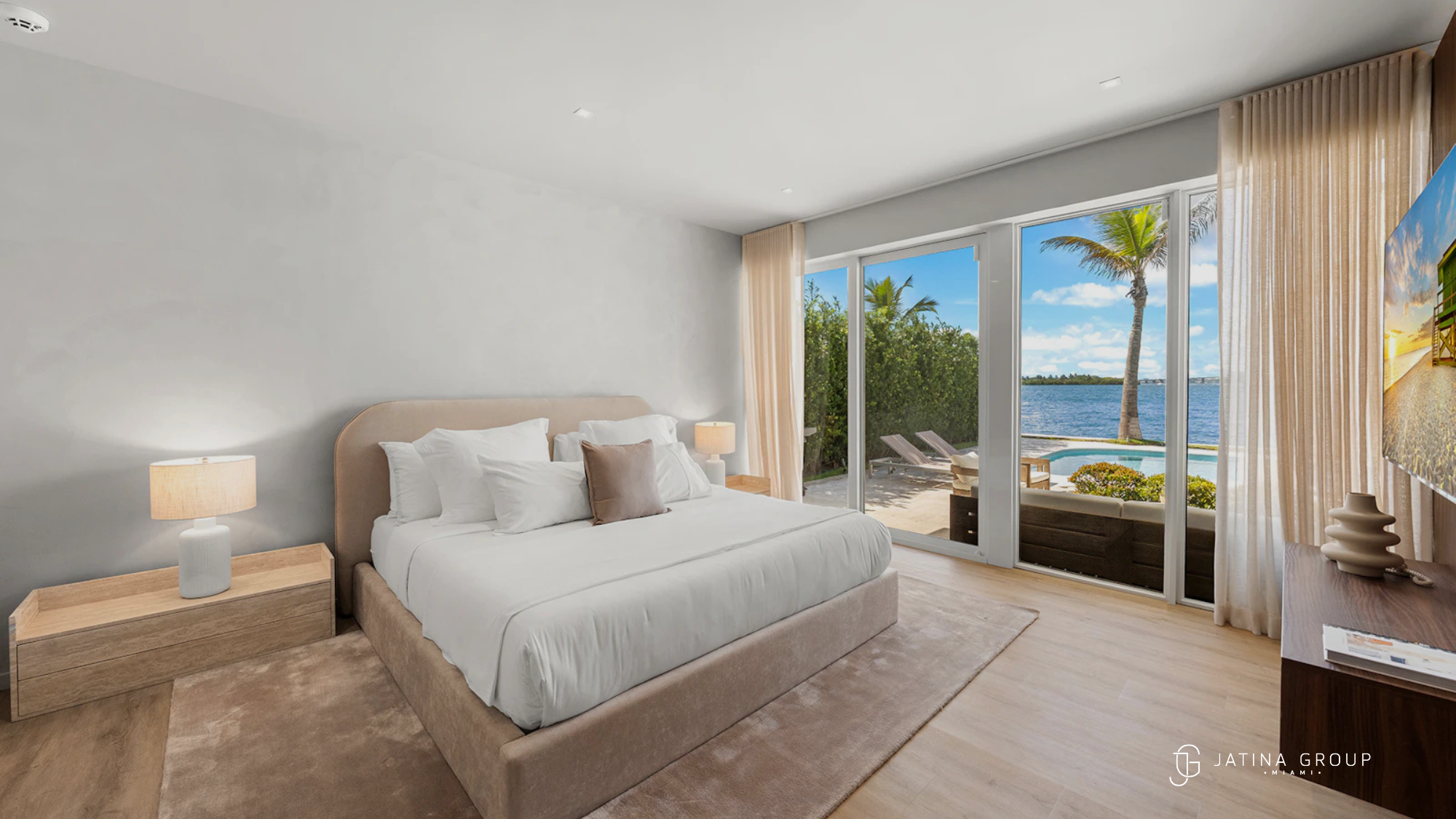 Luxury Villa Rentals Vs  Hotel Stays Why Privacy Space And Customization Matter More Than Ever