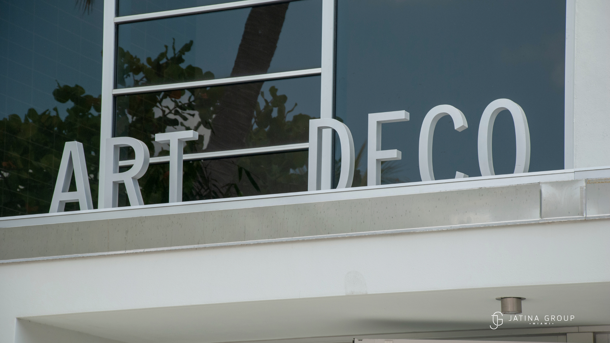 Tropical Deco Streamline Moderne Mimo