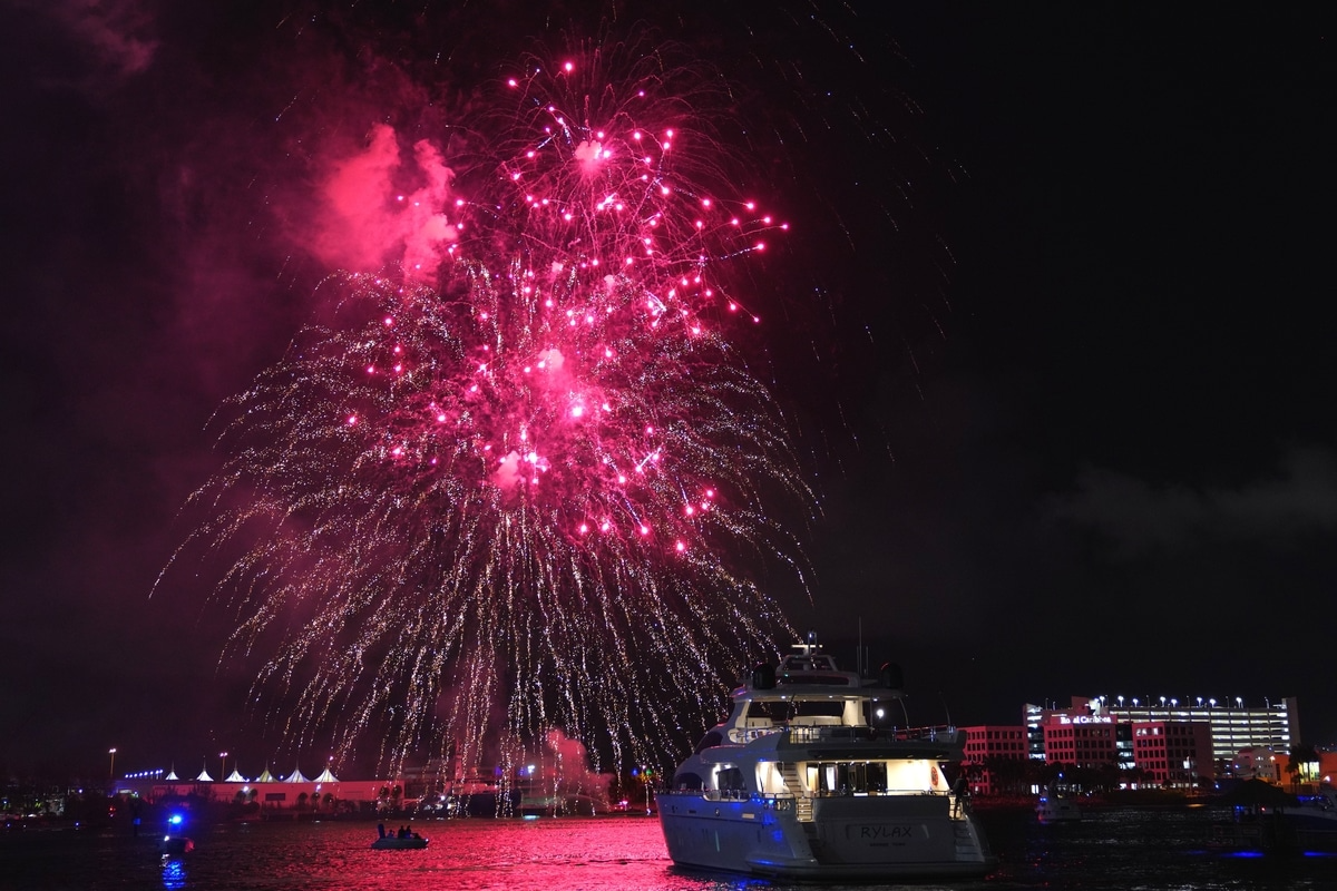 Miami Fireworks Midnight