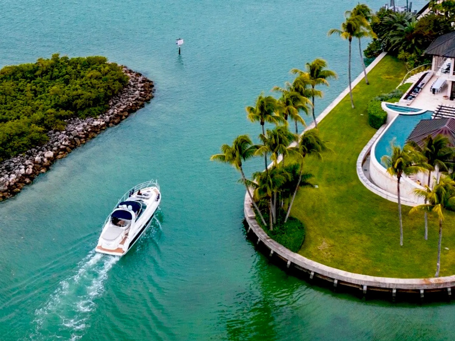 Navigating Biscayne Bay Must Visit Spots For Yacht Enthusiasts
