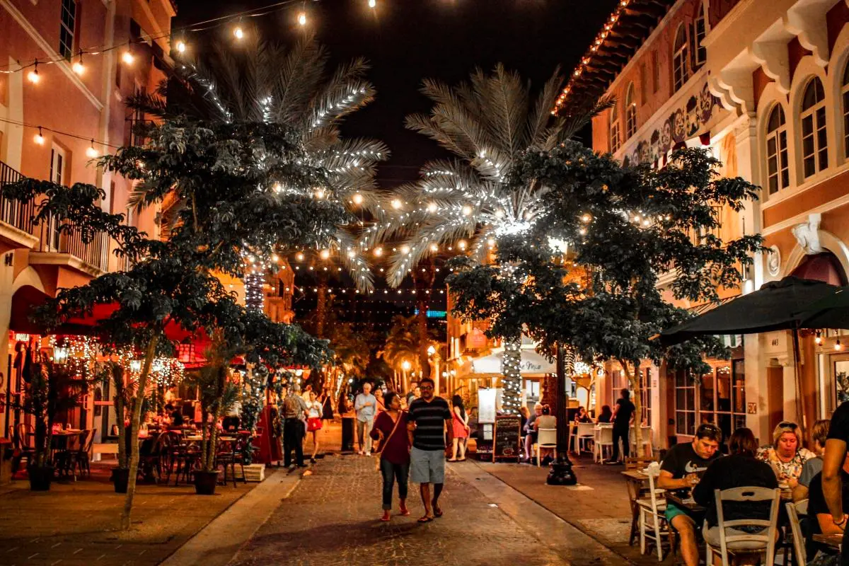 Lincoln Road Christmas Lights Shows