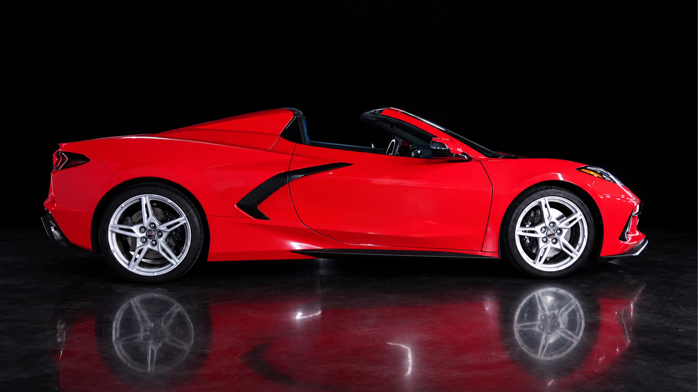 Miami Torch Red Corvette C8 Stingray rental image #3