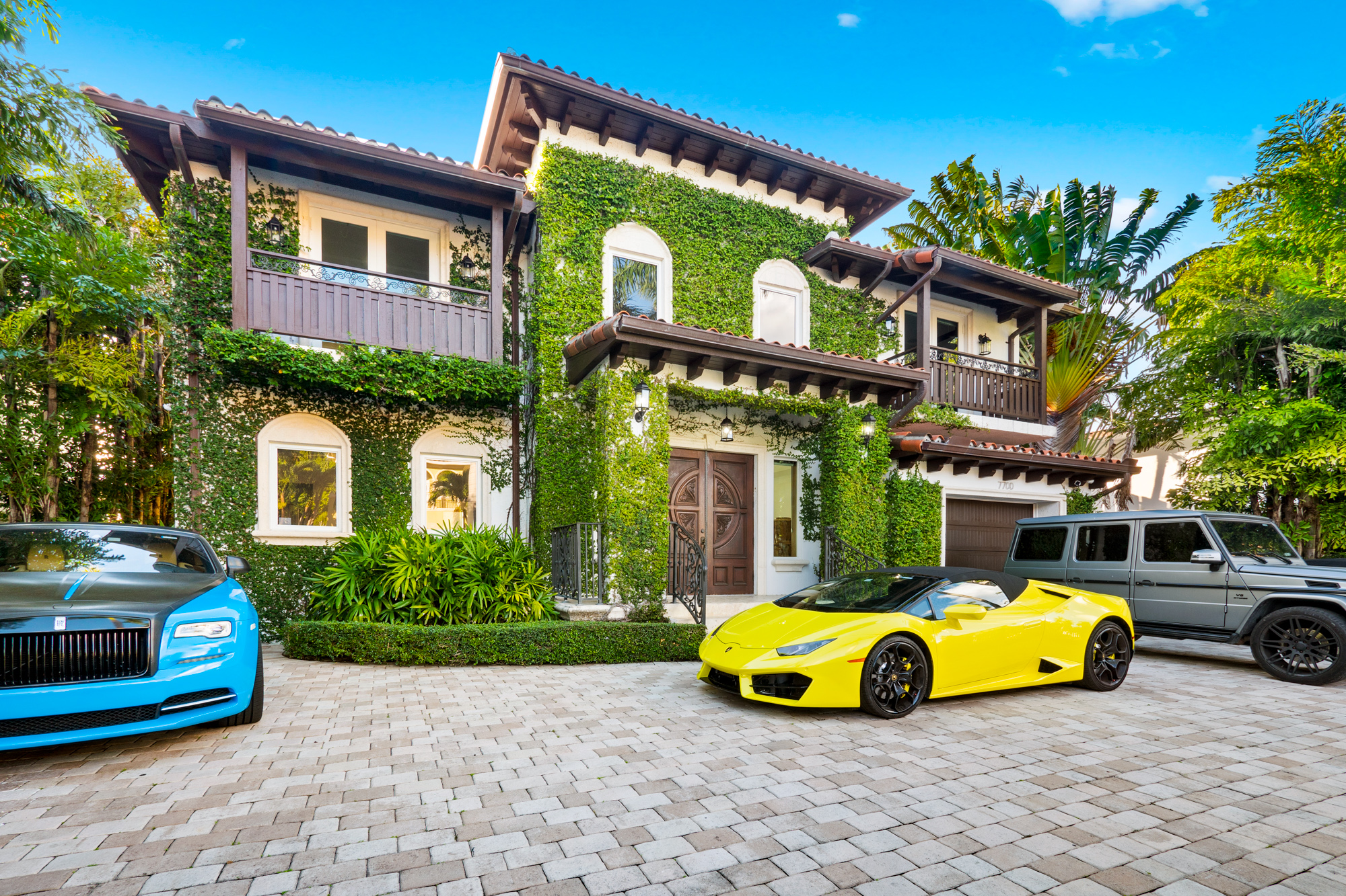 Villa Luxury Transportation