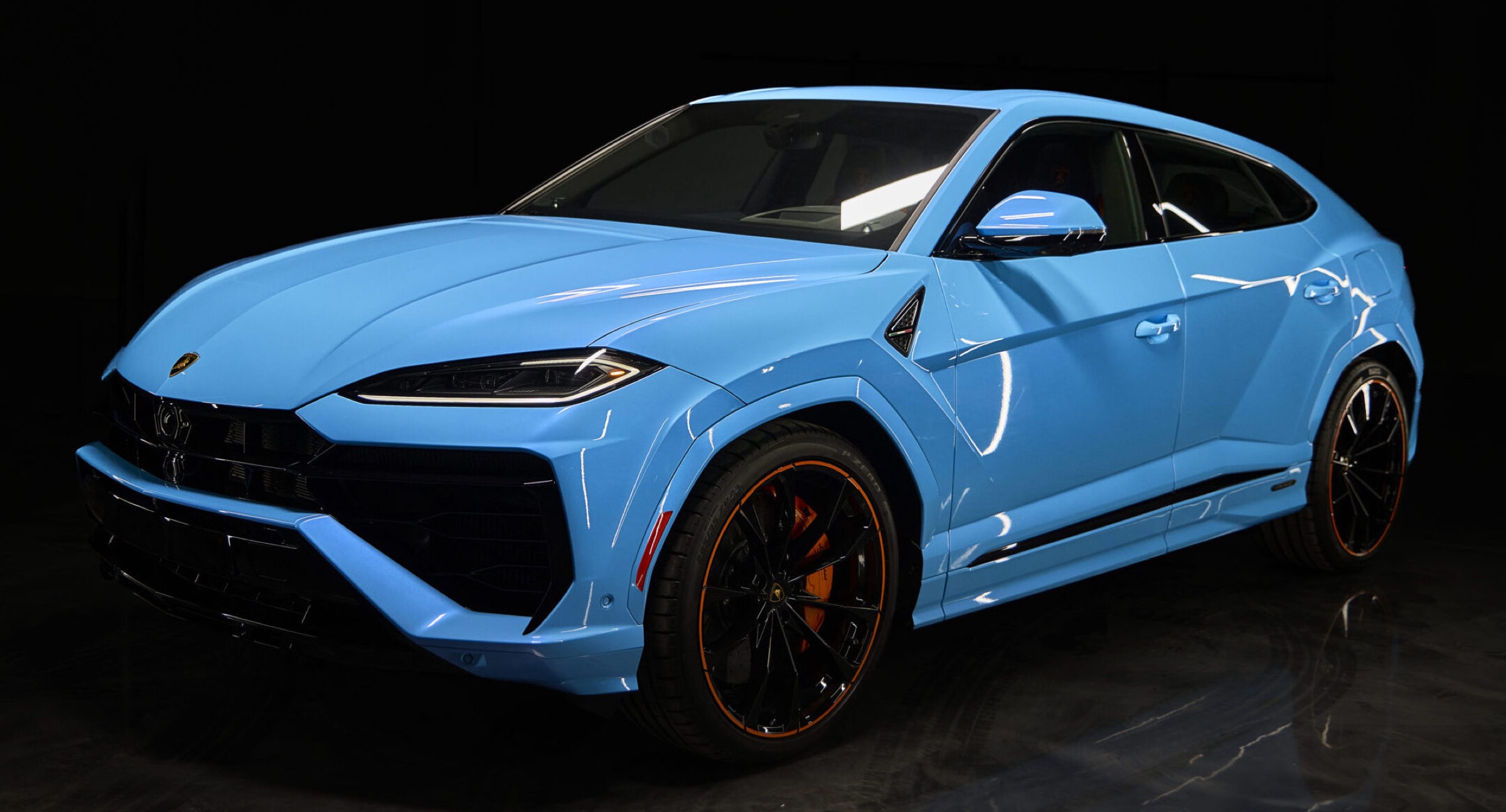 Blu Cepheus Lamborghini Urus SE Miami exotic car rental