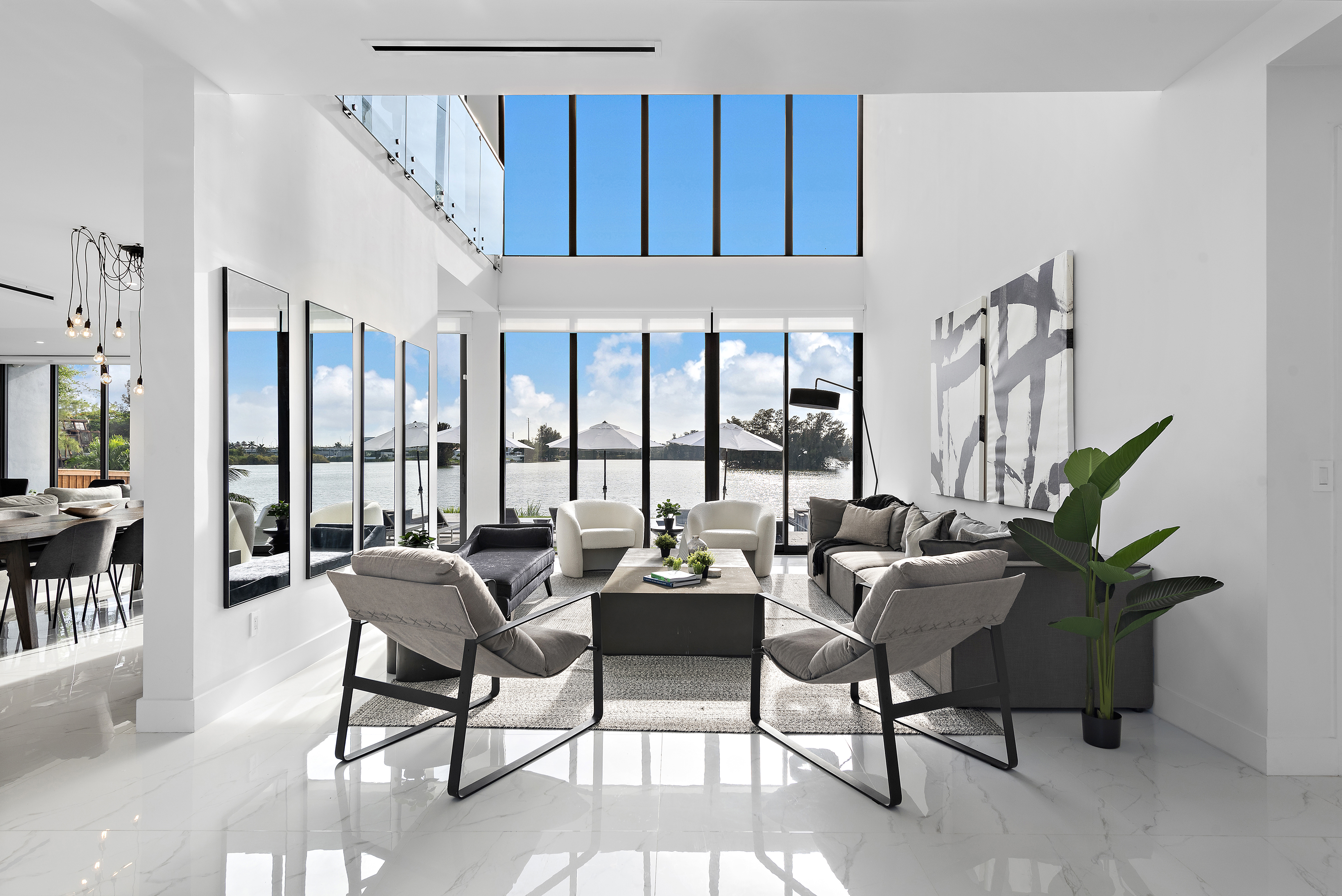 Villa Lago Waterfront