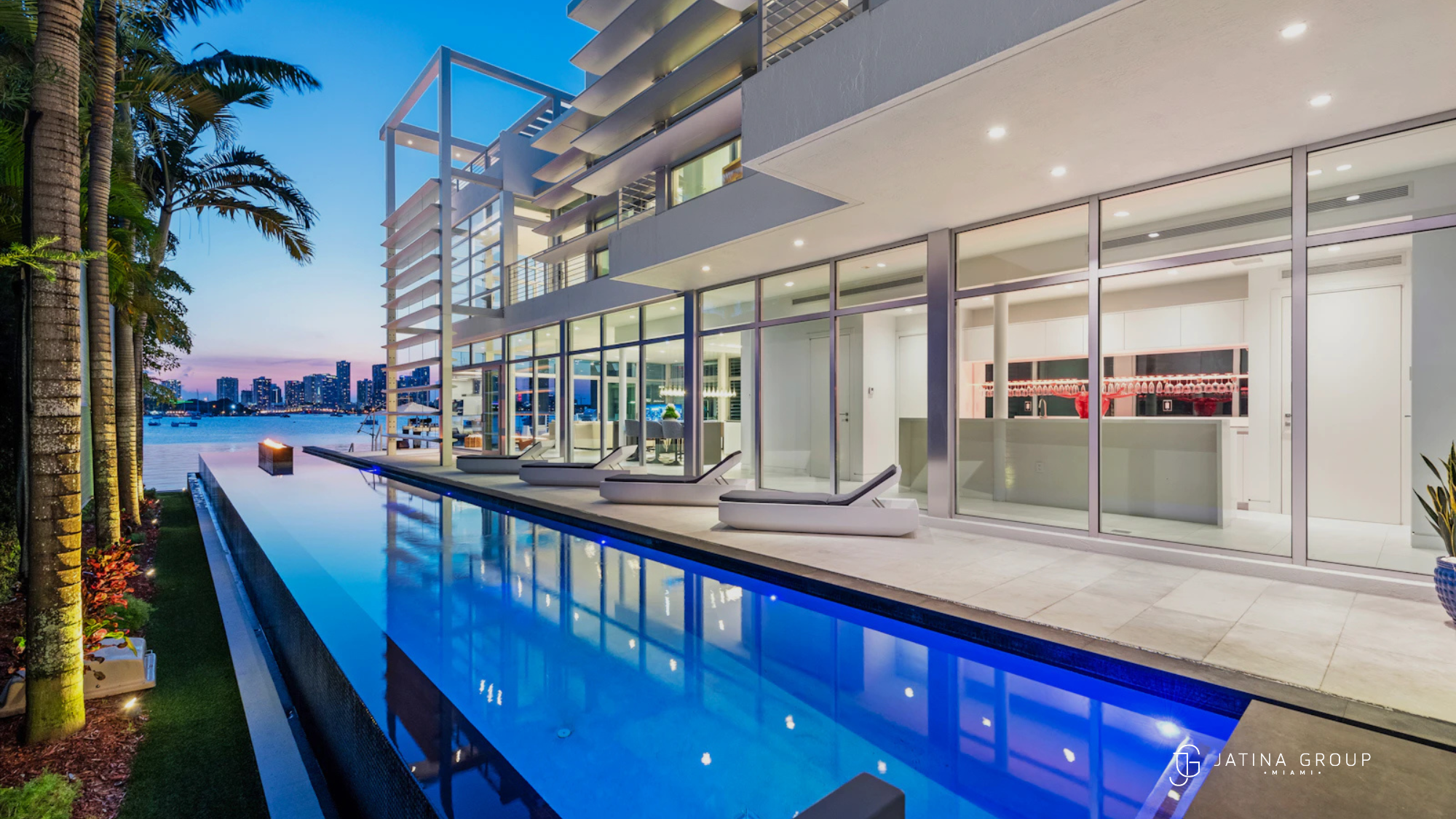 Tropical Villa Infinity Pool