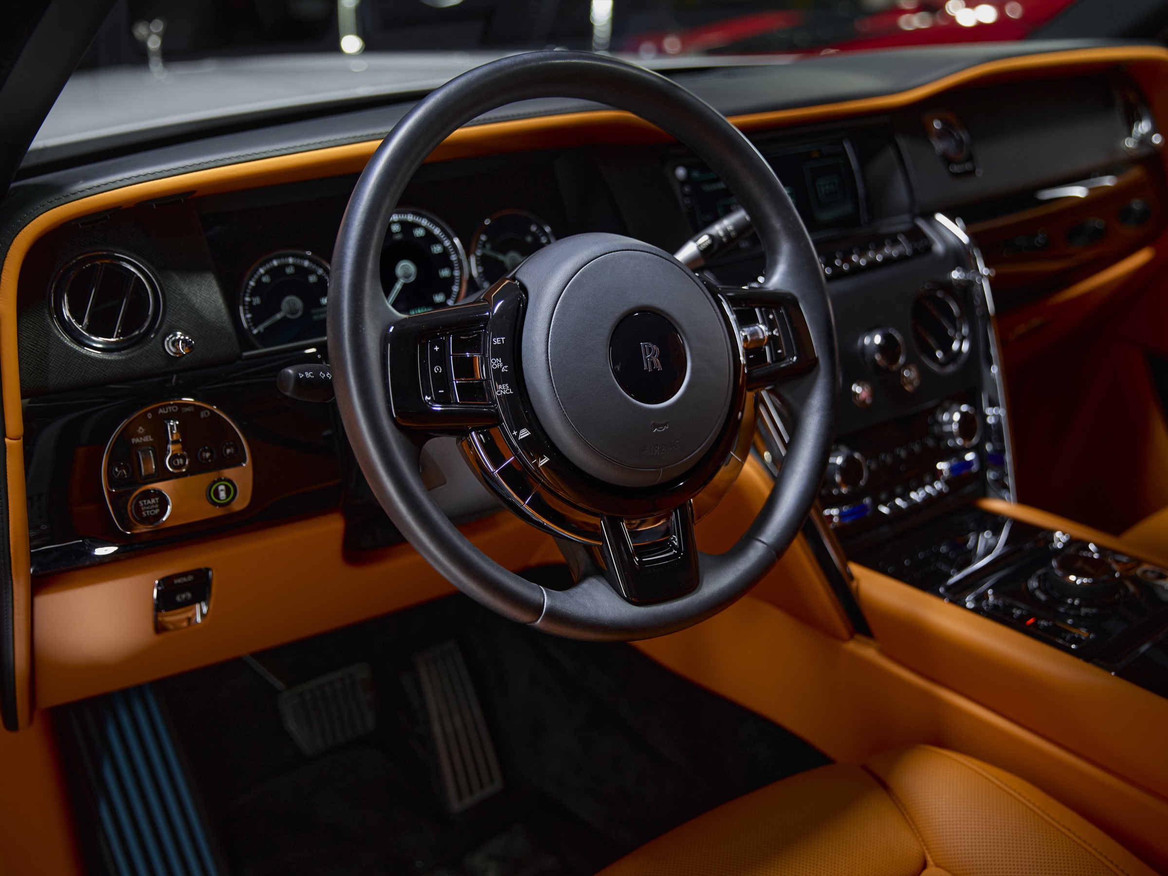Miami Light Grey Rolls-Royce Cullinan rental image #4
