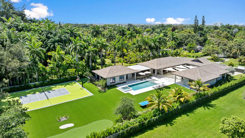 Sustainable Luxury Villa Miami Png