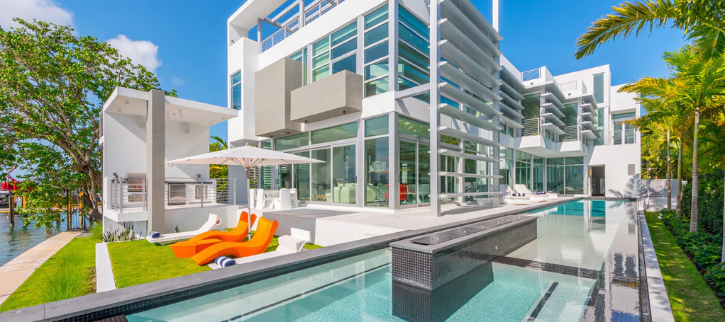 Villa Manuela luxury rental in Miami Beach