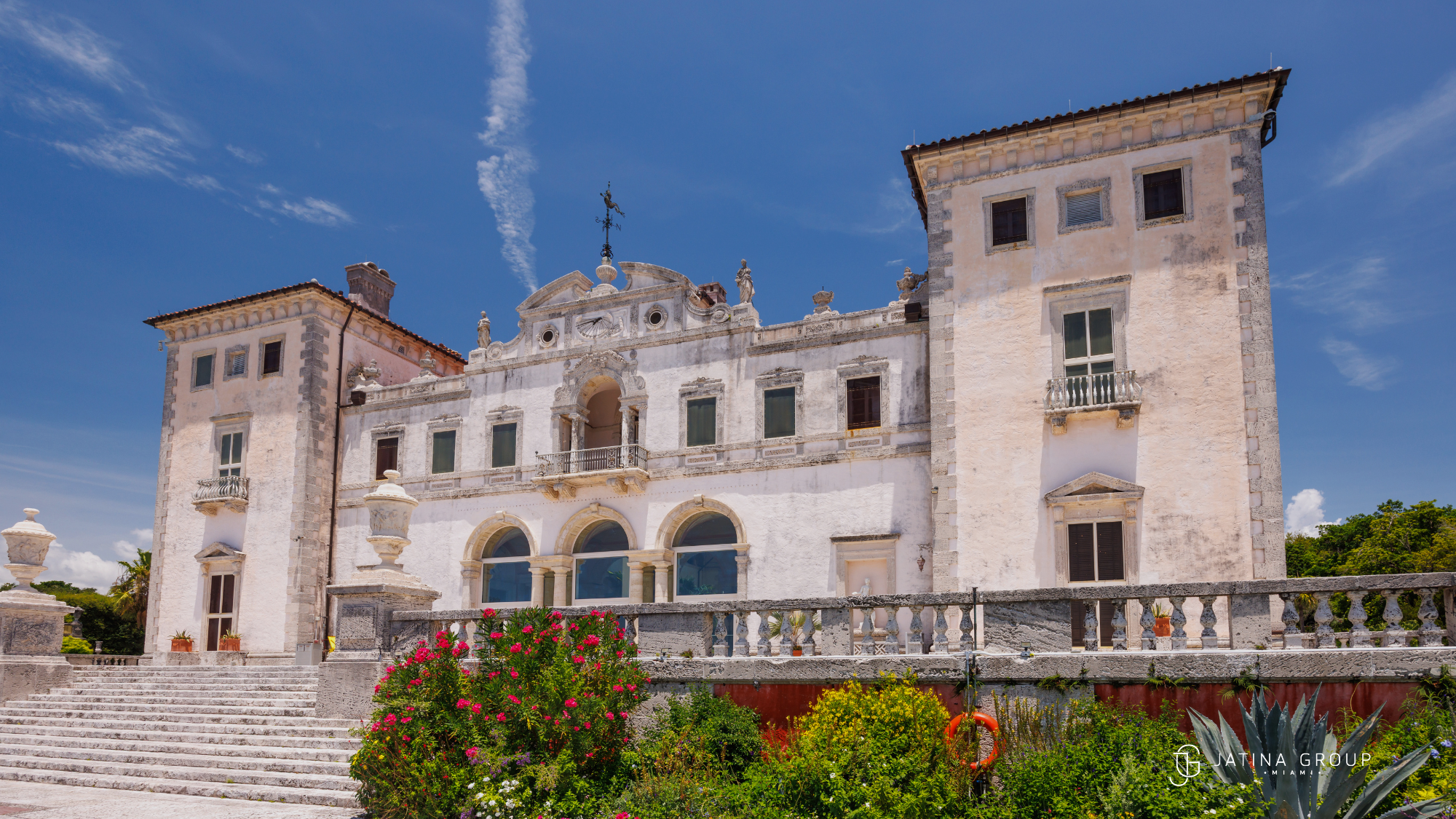 Vizcaya Museum Holiday Evening