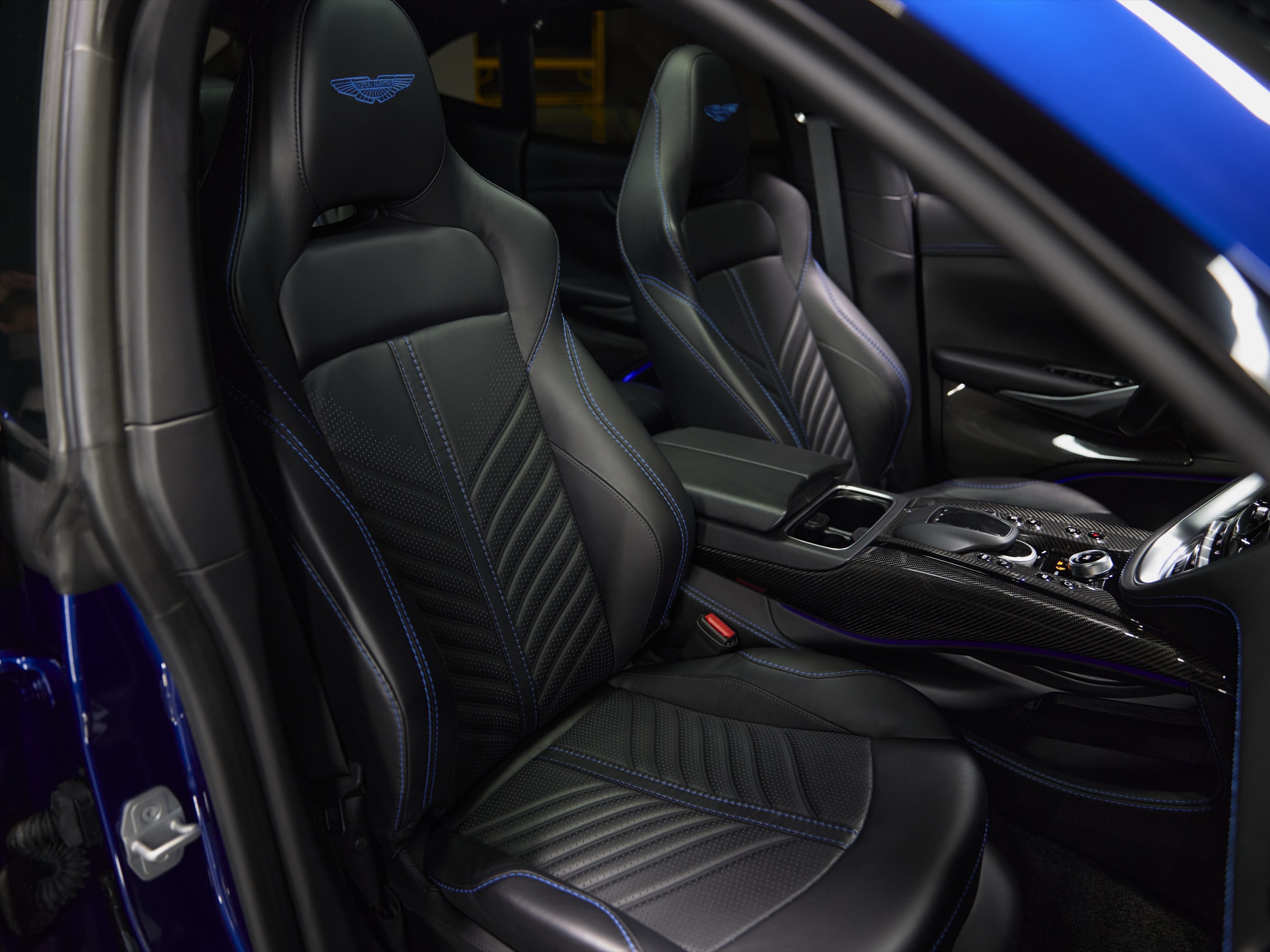 Miami Aston Martin DBX707 rental image #4