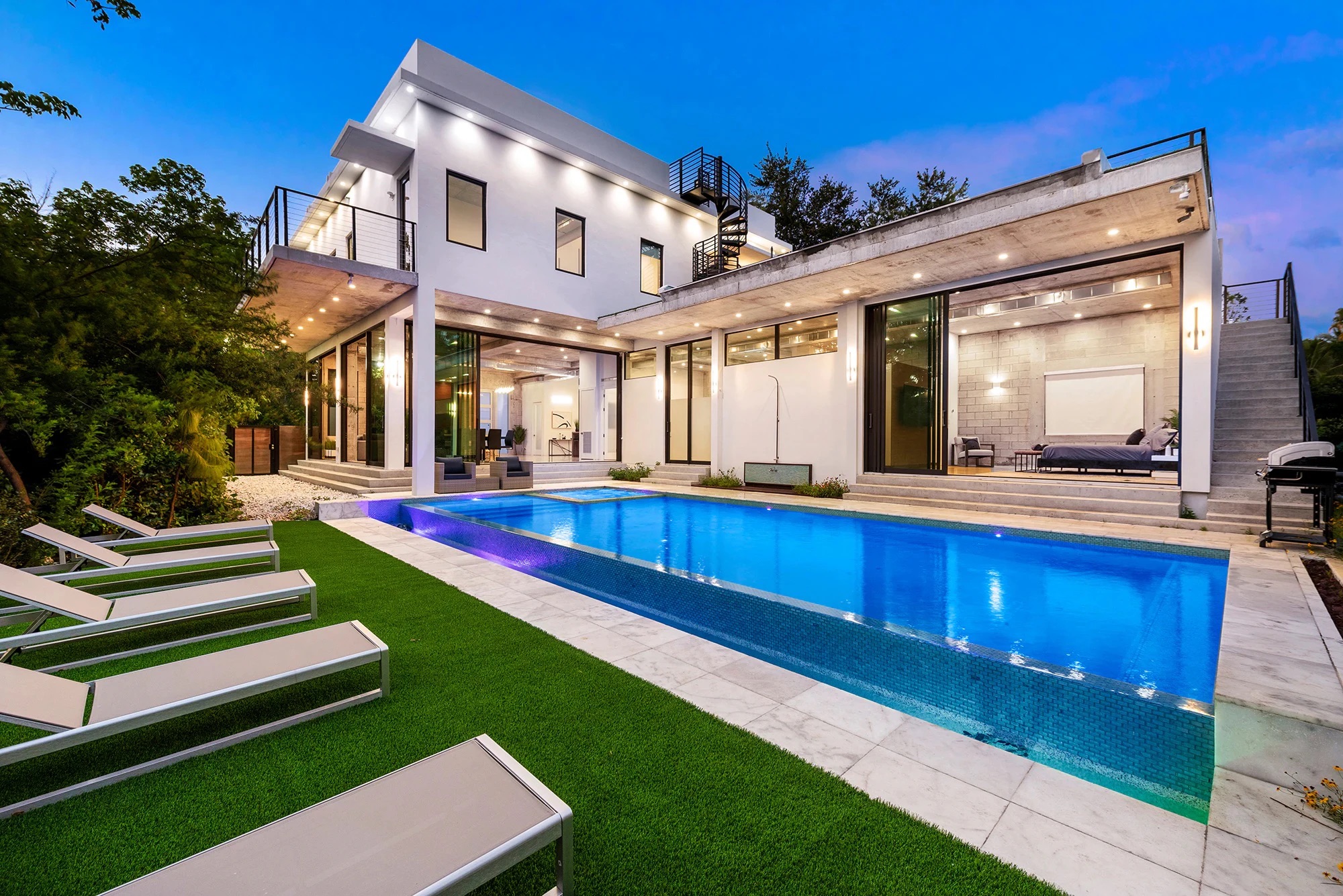 Villa Infinity Oceanfront Luxury