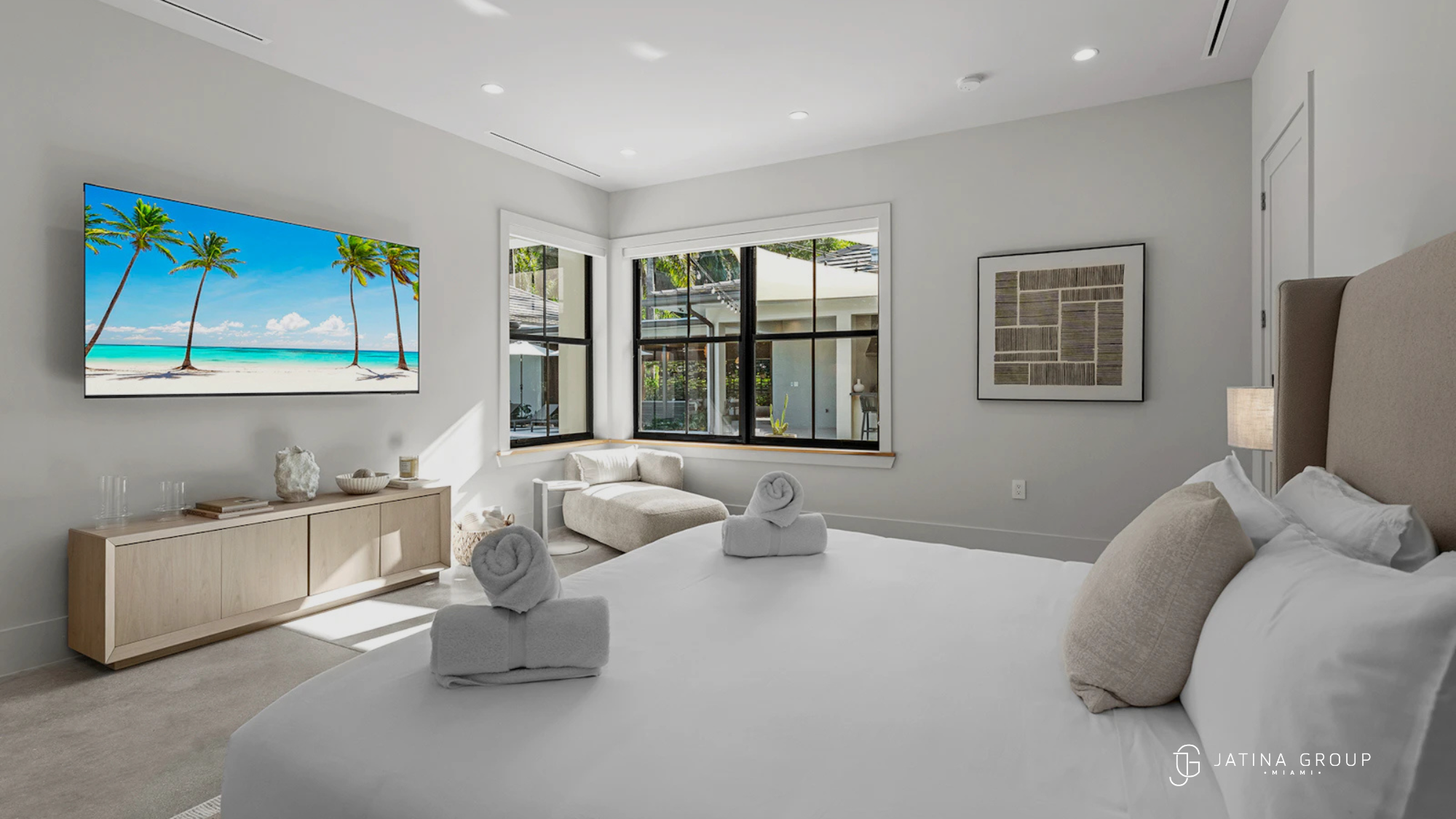 Underwater Glass Bottom Villa Room 2025