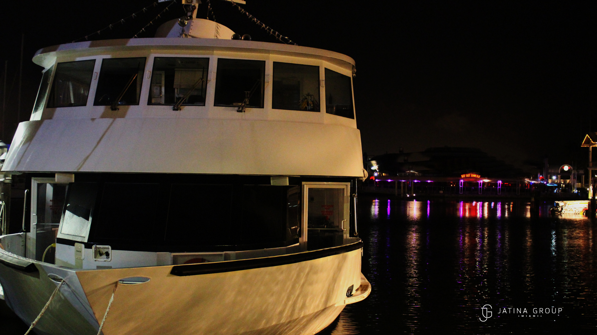 Miami Yacht Charter Signature