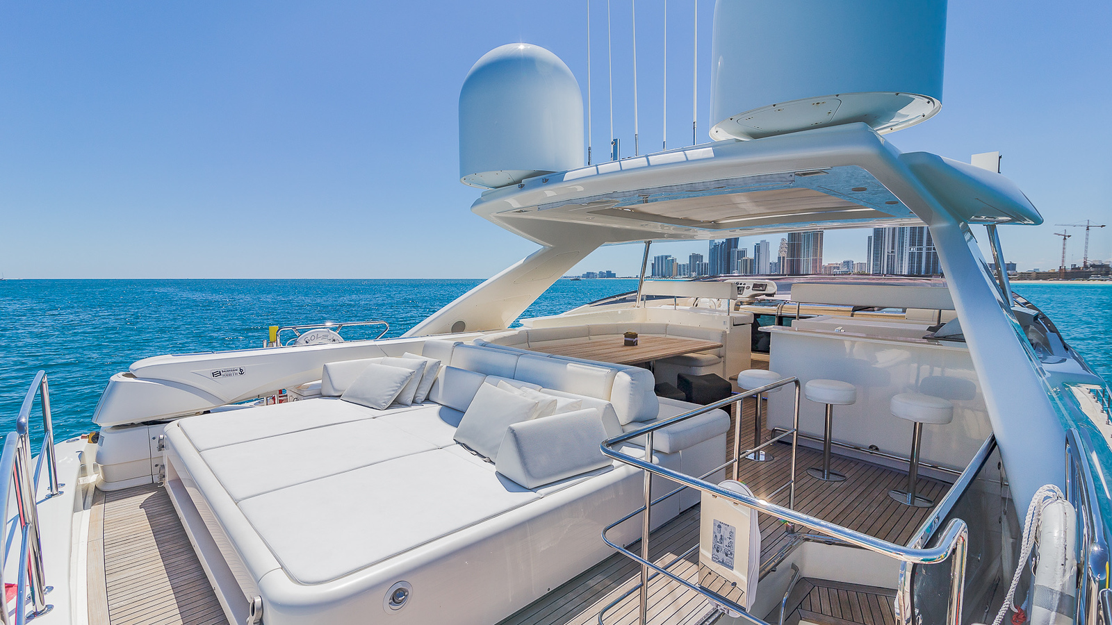 Miami 97 FT Ferretti image #3