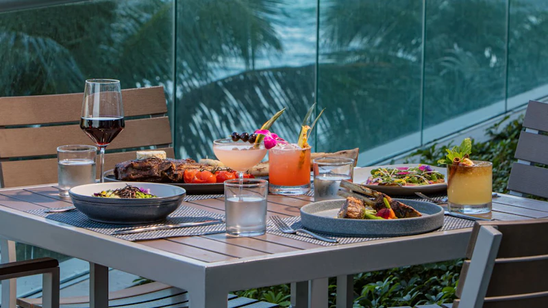 Miami Holiday Dining Outdoor