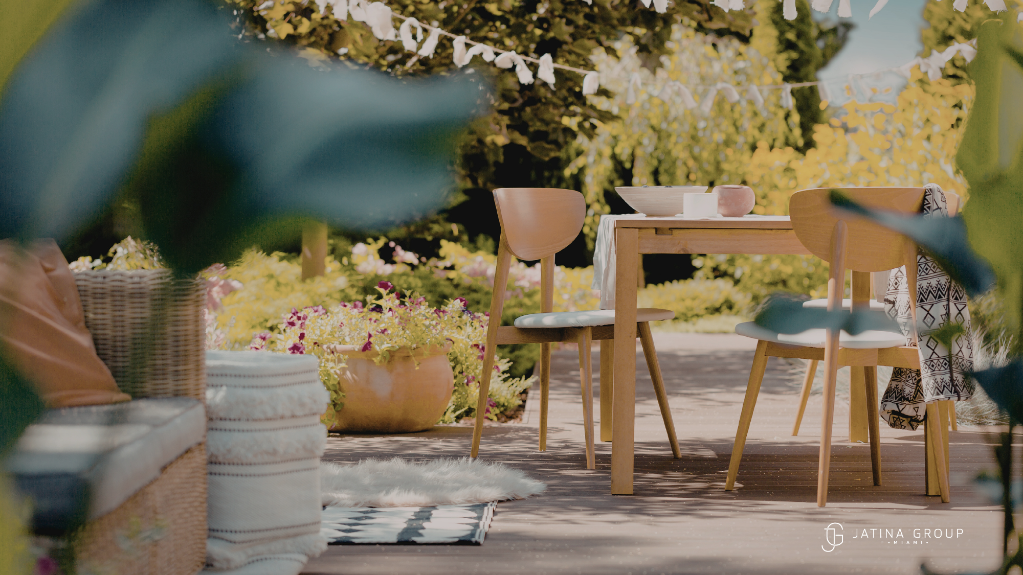 Ftl Family Dining Patio