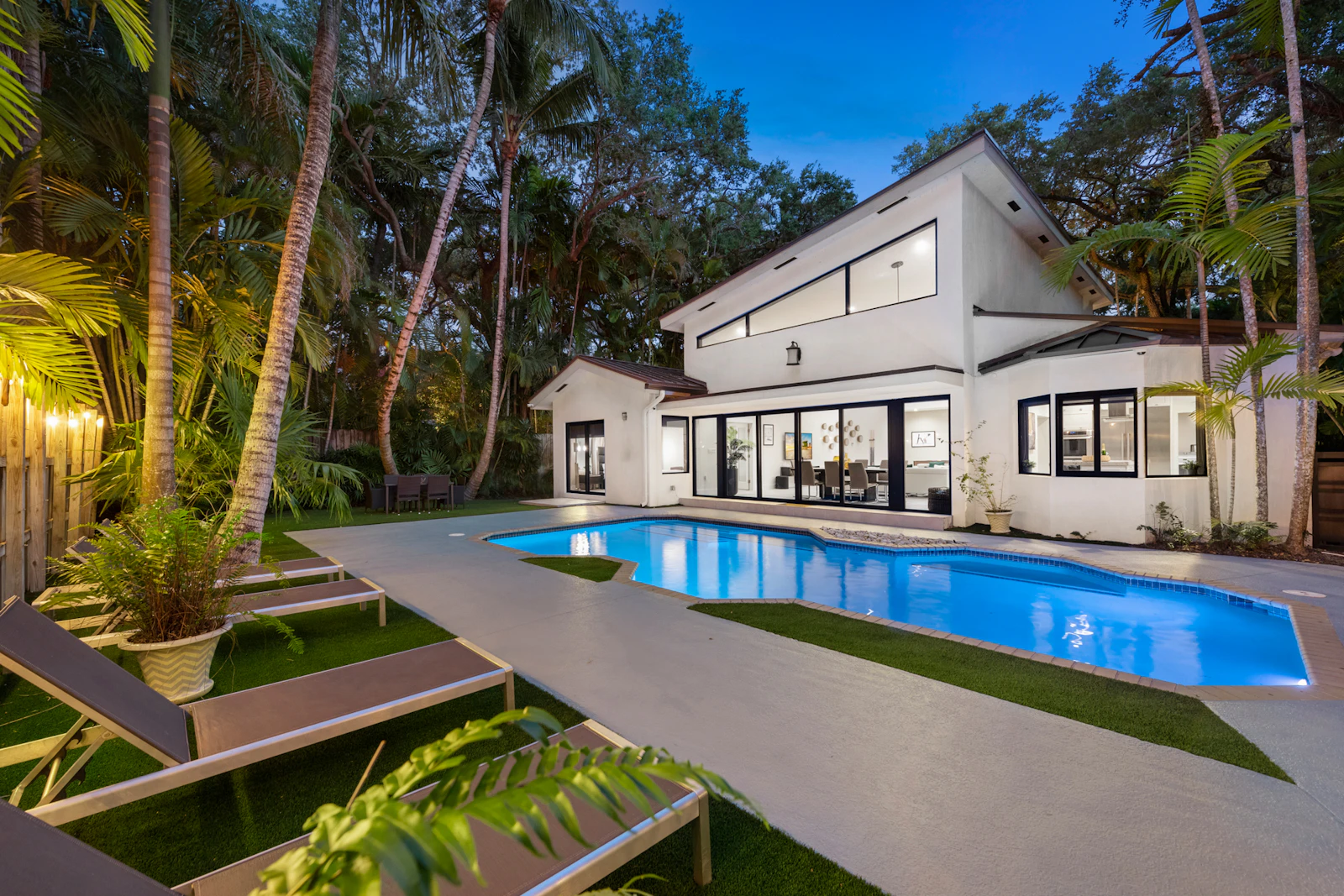 Miami 5 Bedroom Villa Near South Beach and Airport - Villas for