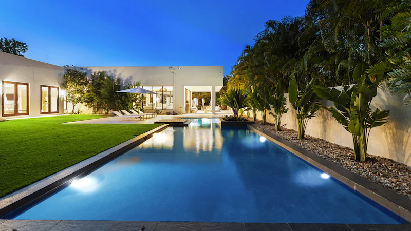 01 Villa Backyard Pool