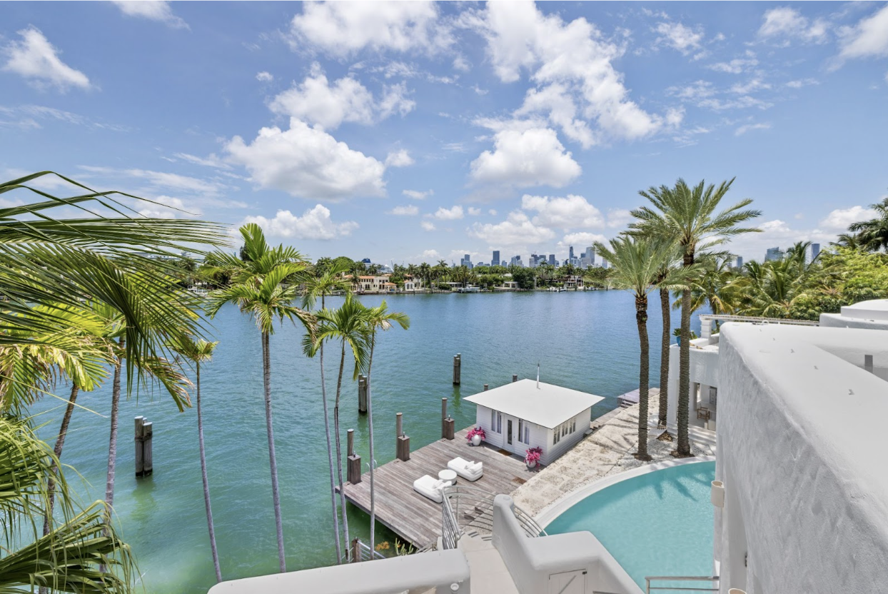 Luxury Waterfront Villa Miami