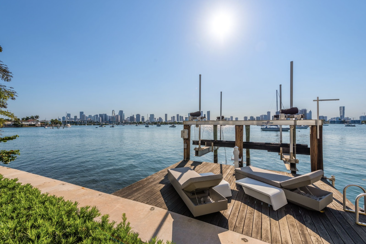Waterfront Luxury Villa Miami