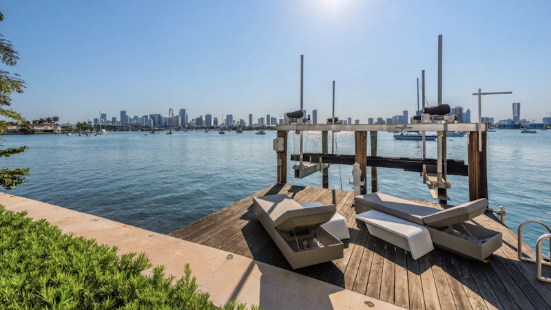 Waterfront Luxury Villa Miami