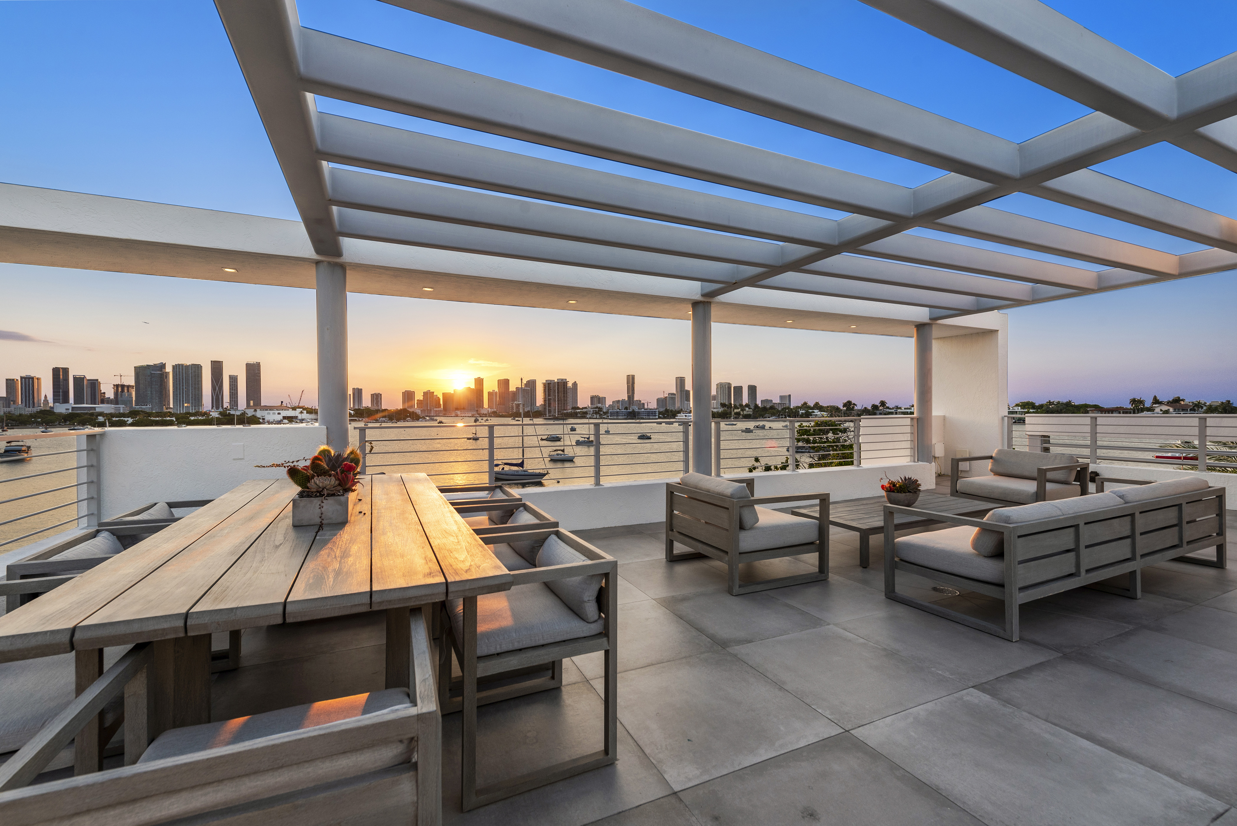 Luxury Oceanfront Villa Miami