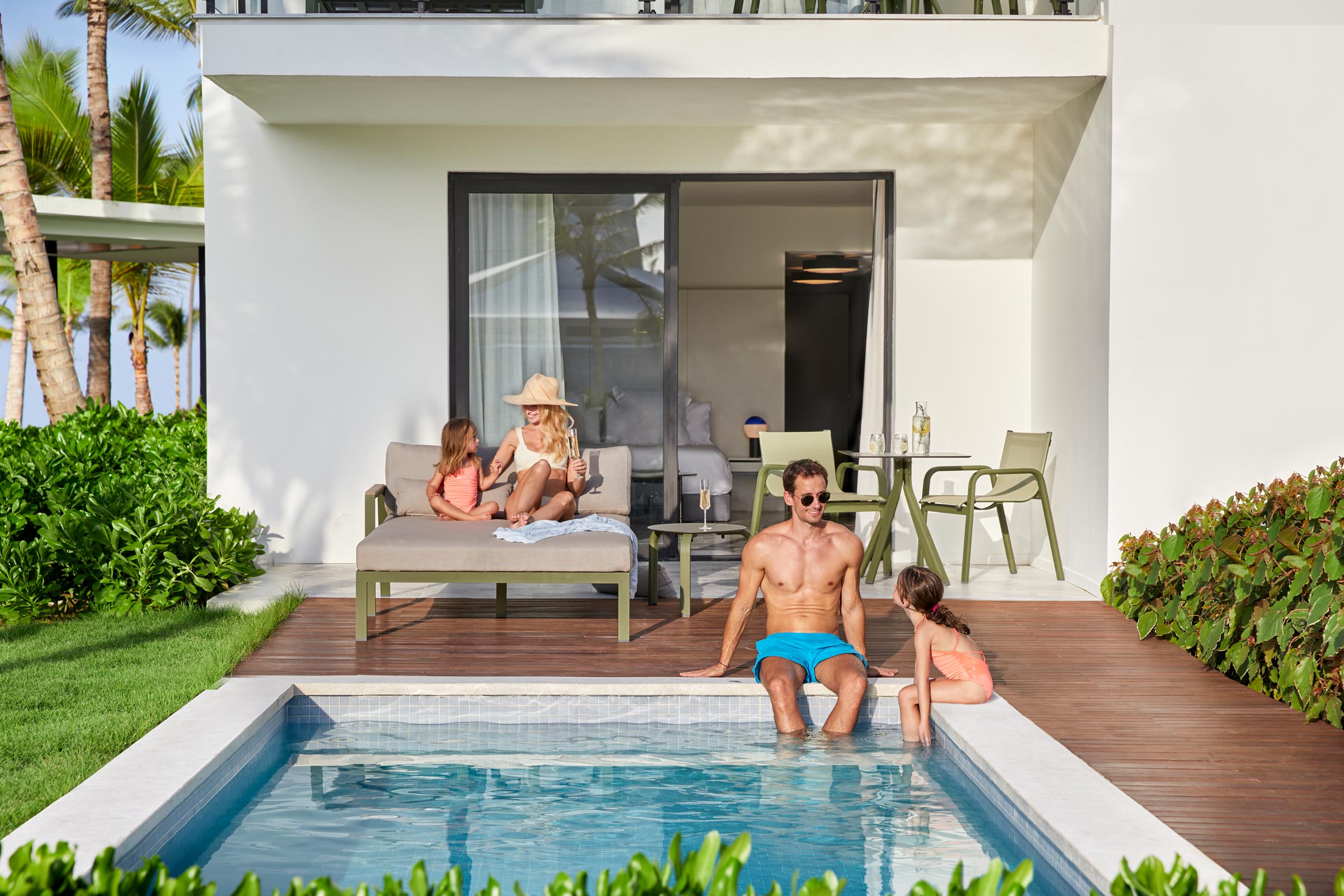 Family Heat Pool Vacation Miami