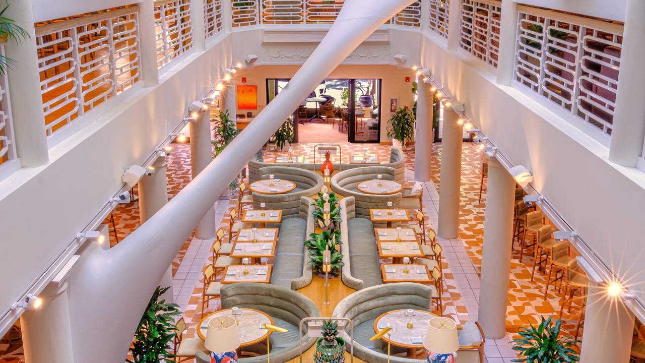 Elastika Miami Dining