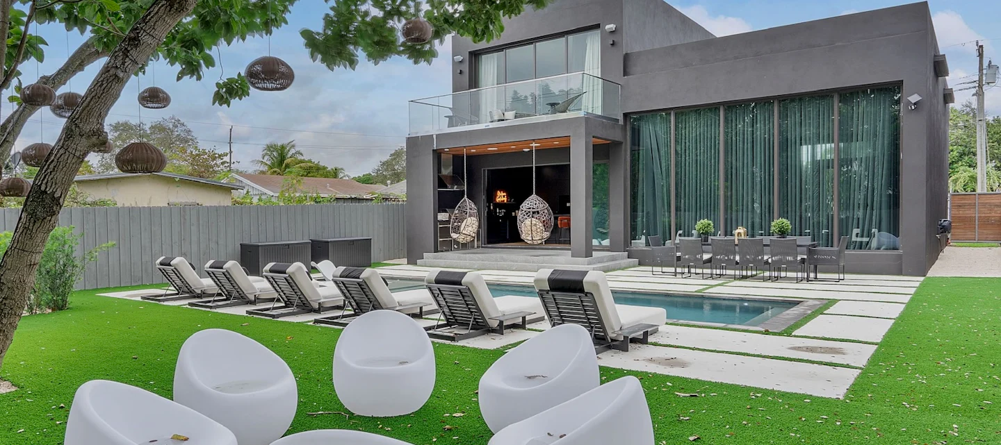 Villa Flair luxury rental in Design District