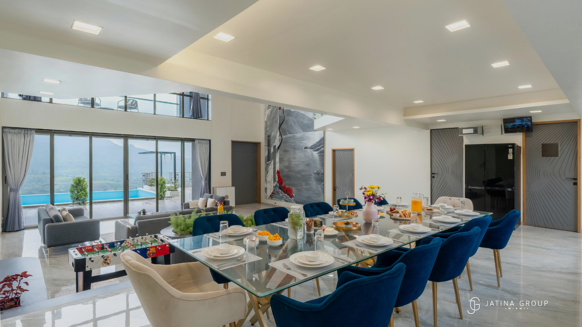 Miami Villa Dining Setup