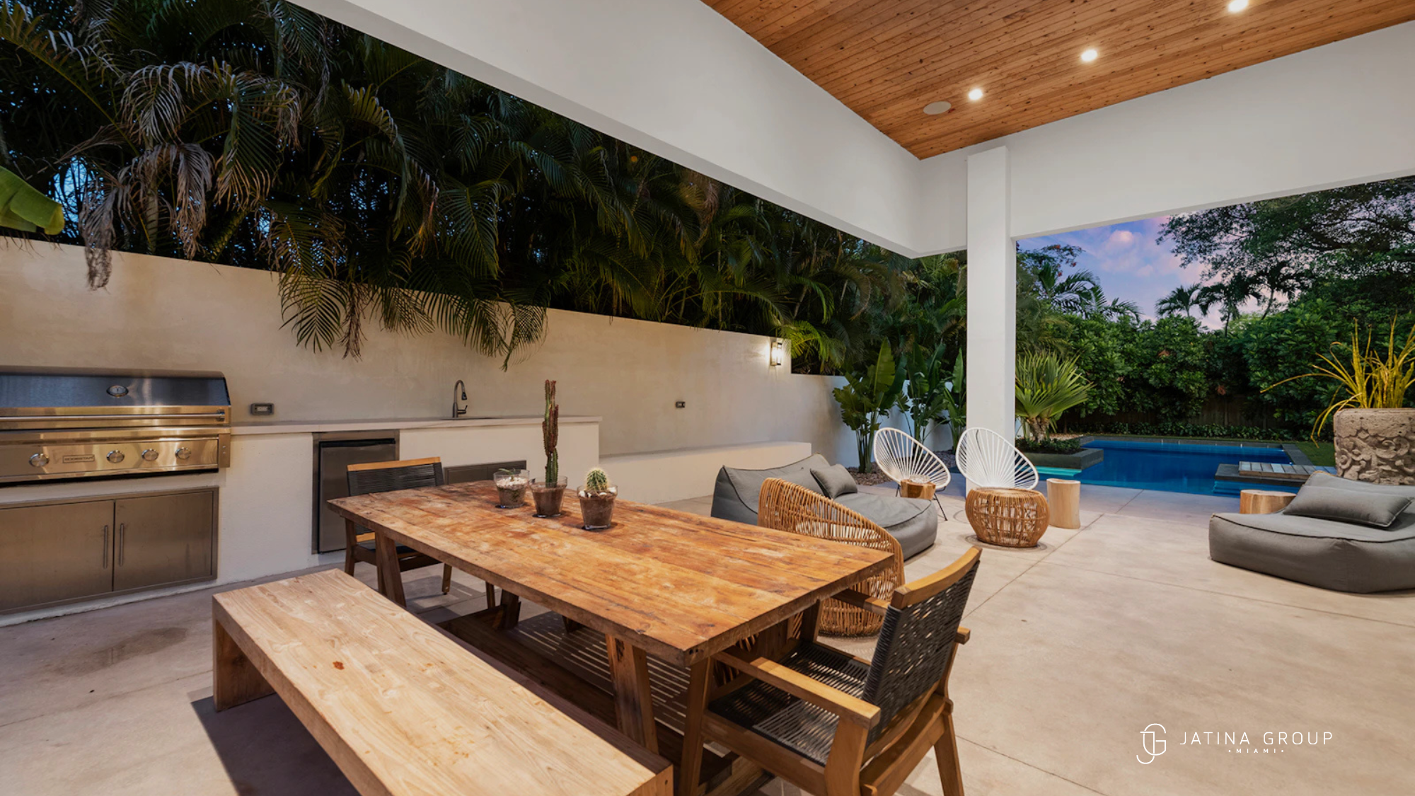 Villa Pool Grill Postgame Barbecue