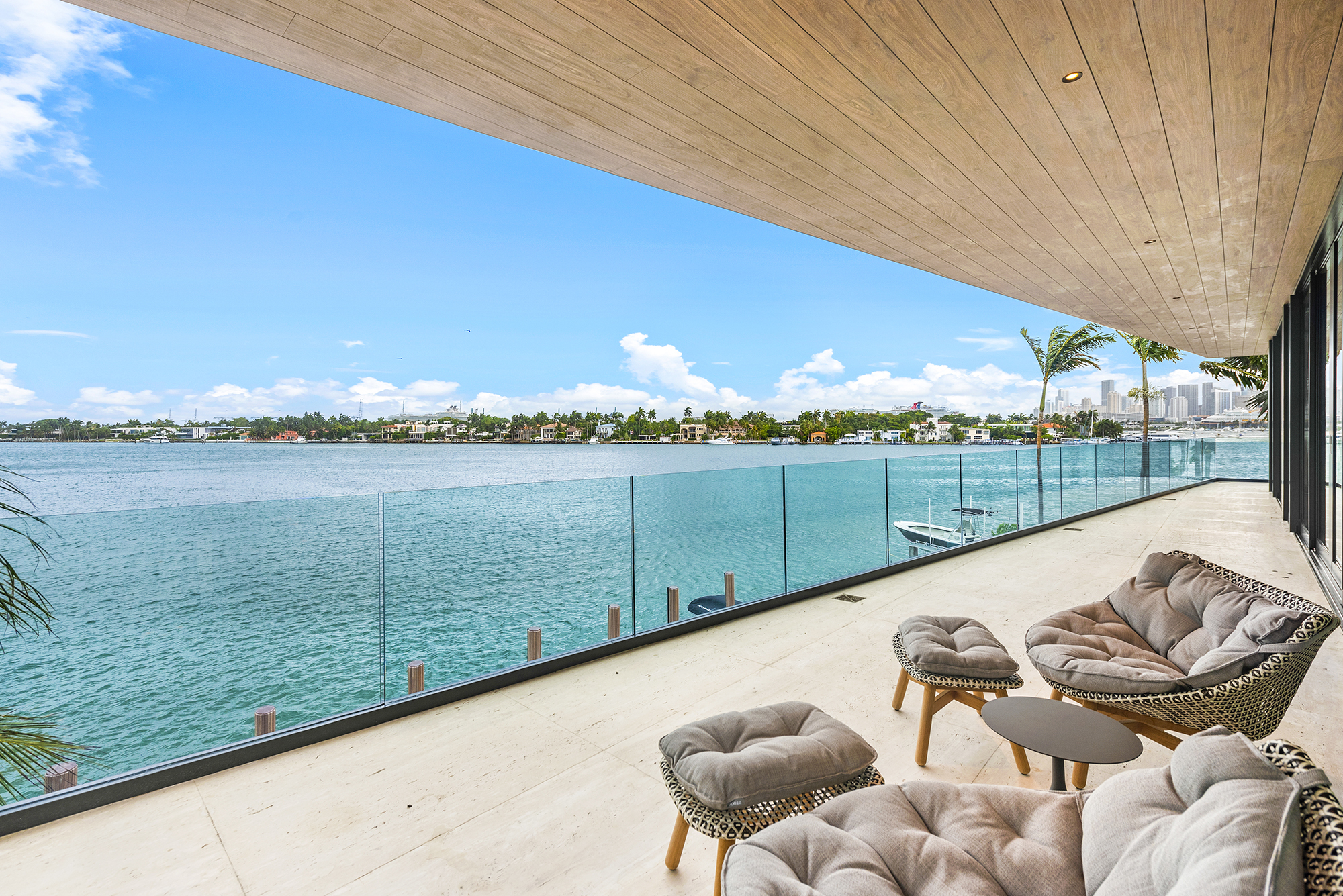 Luxury Villa South Beach View