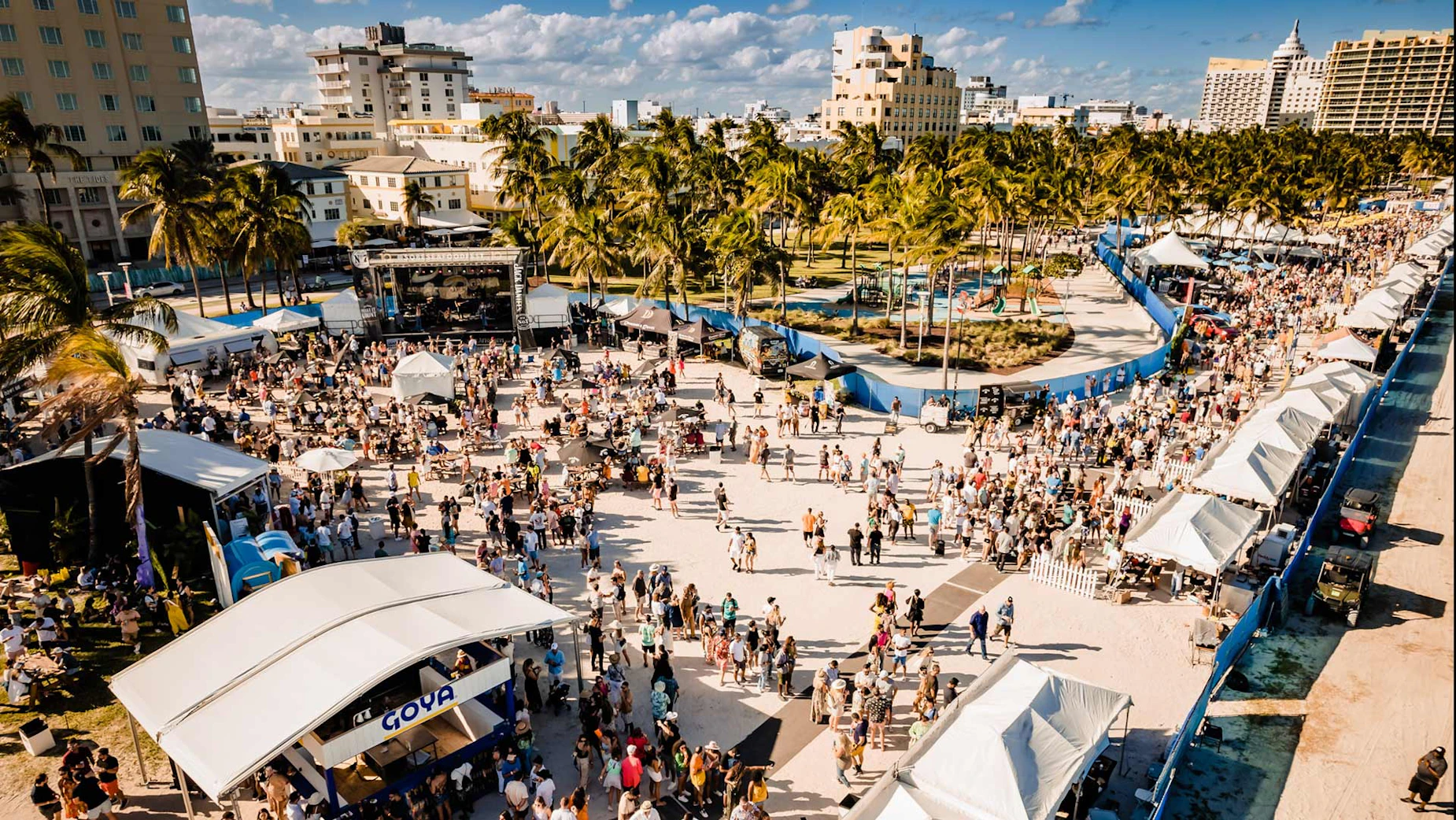 South Beach Seafood Crowd
