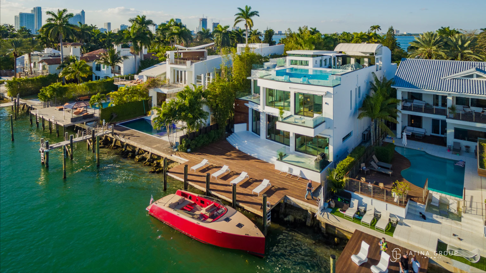 Waterfront Living Villa Savant
