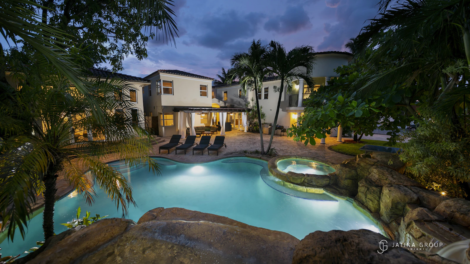 Villa Living October