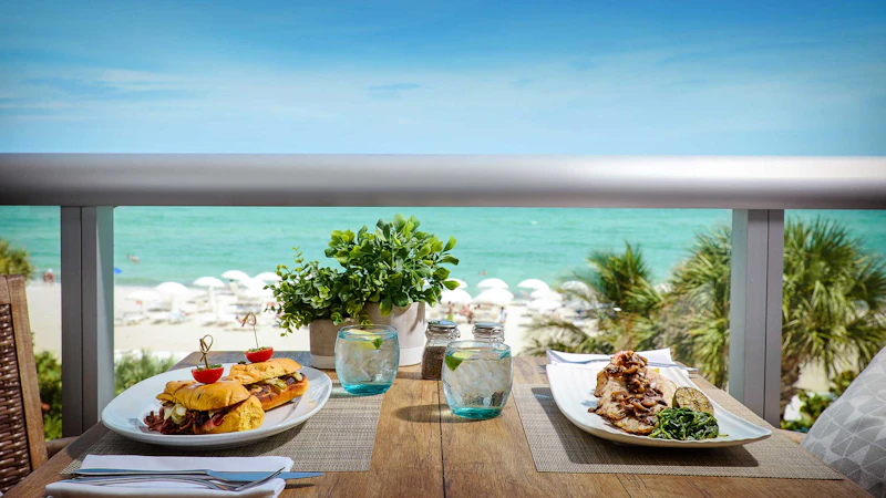 Breakfast Villa Pool