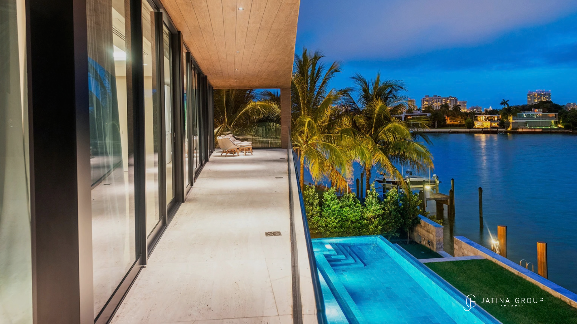 Luxury Yacht Charters Near Your Miami Beach Rental