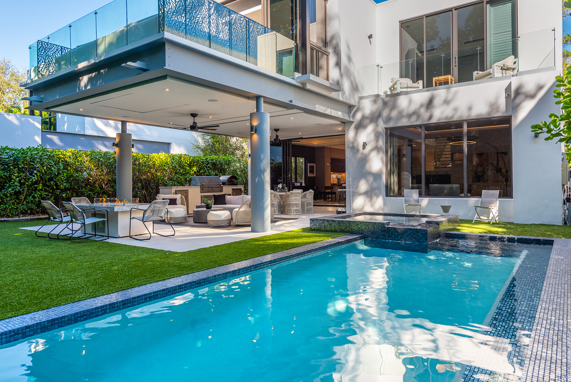 Villa Grove Night Lounge