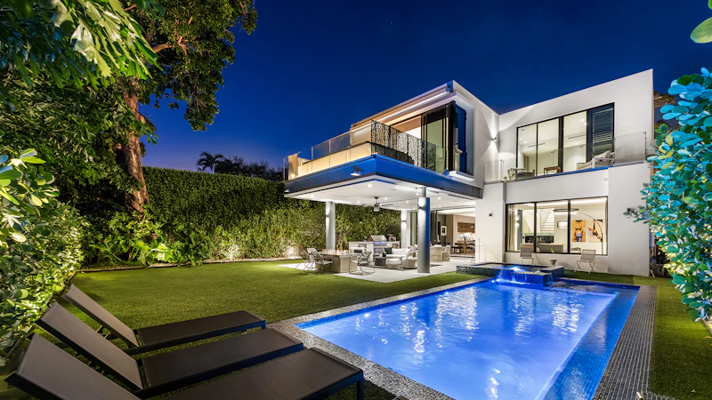 Villa Grove Outdoor Lounge