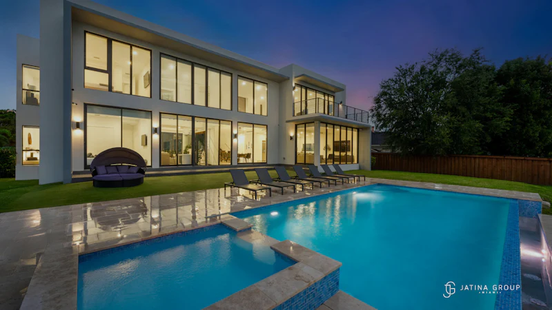 Villa Coral Pool