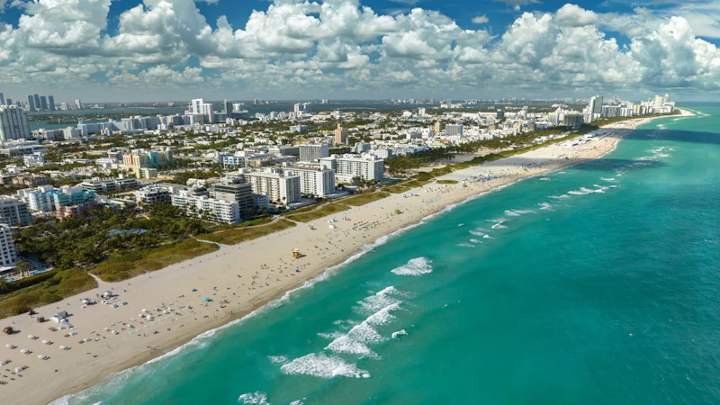 Off Peak Miami Villa Scene