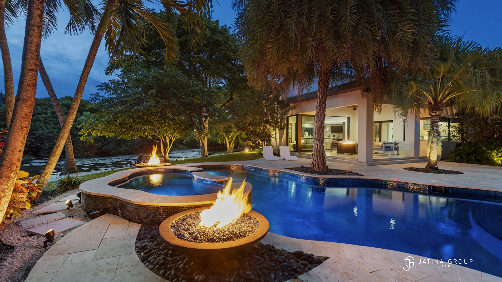 Villa Vs Hotel Miami