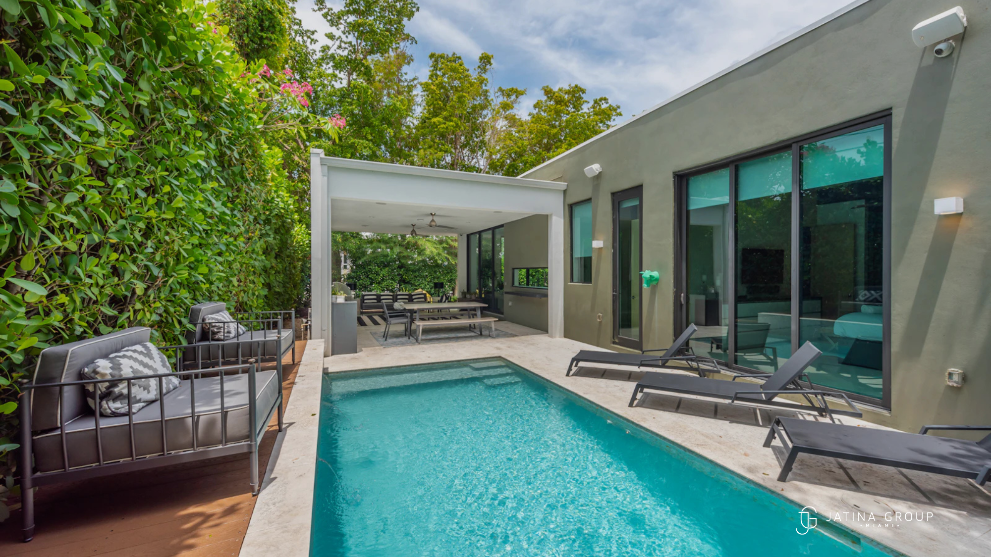 Luxury Waterfront Villa Miami