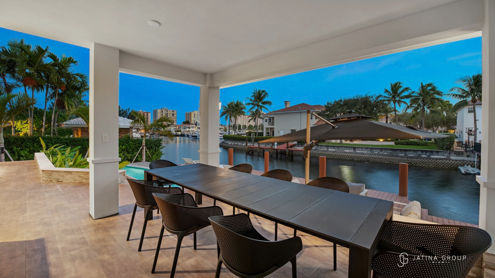 Oceanfront or Bayside? How to Choose the Perfect Waterfront Villa in Miami