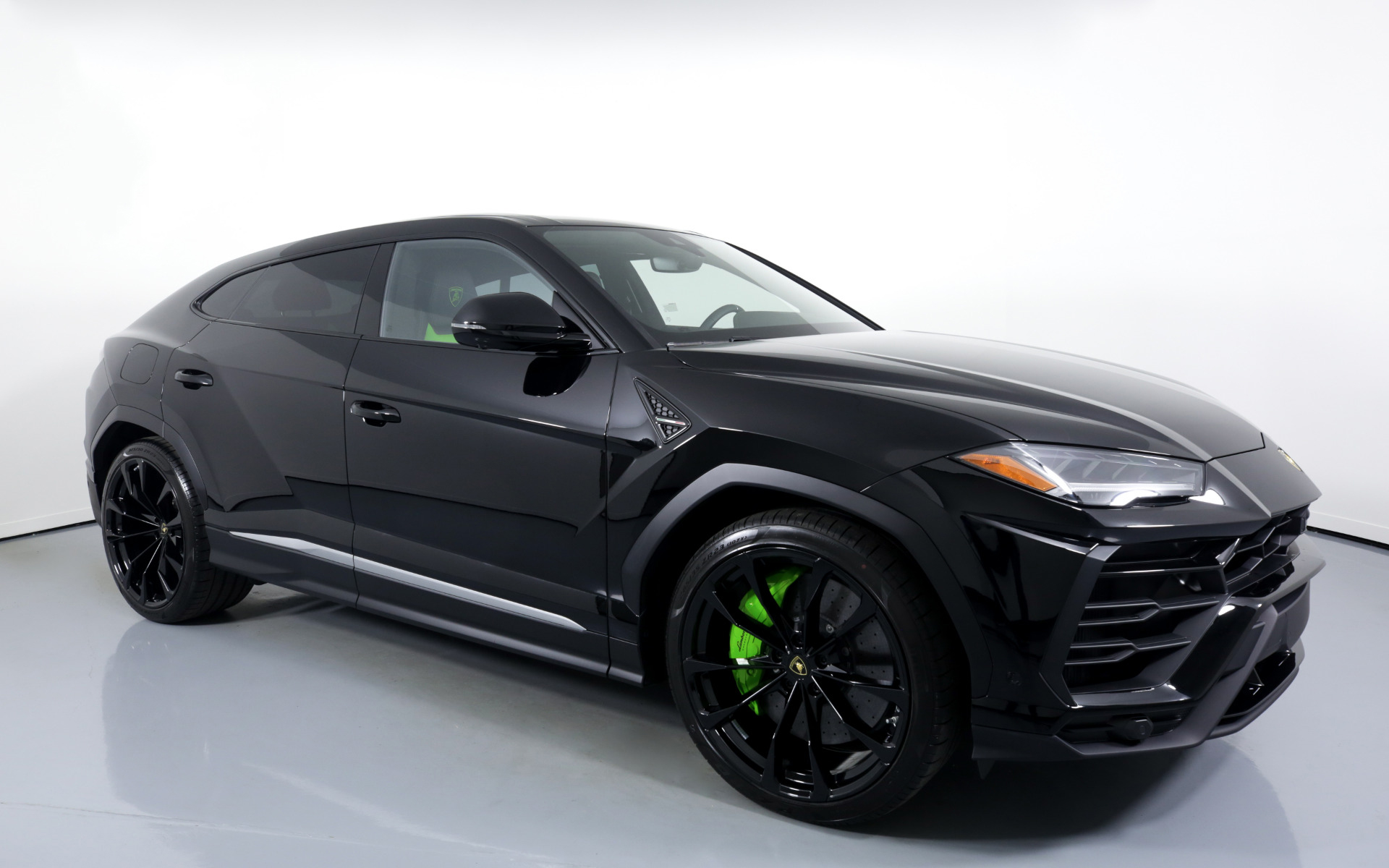 Miami Lamborghini Urus rental image #1