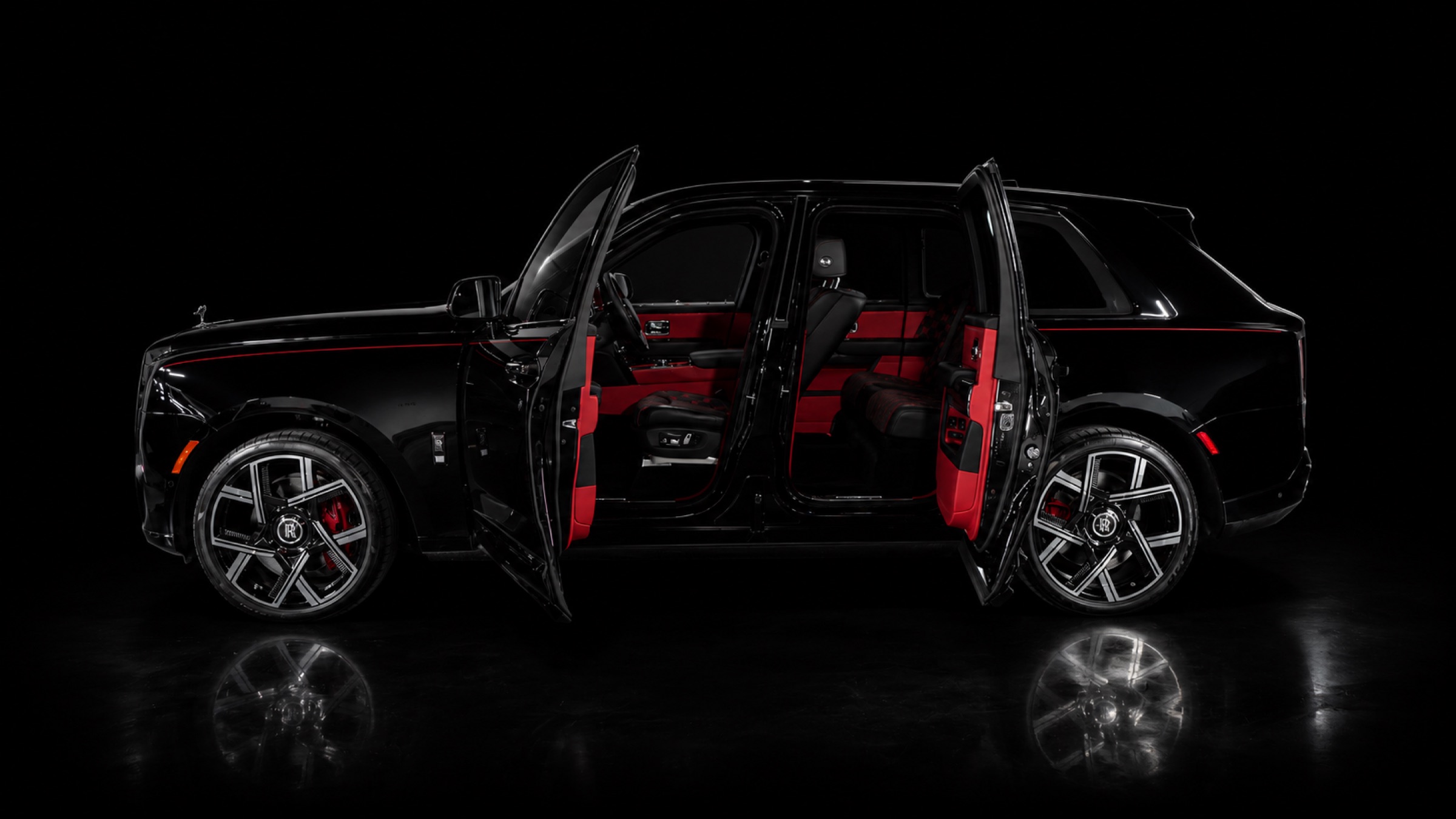 Miami Rolls-Royce Cullinan Black Badge rental image #3